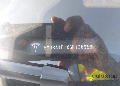 2016 Tesla Model S 60/70/75/85 z USA, uszkodzony, nr VIN 5YJSA1E1XGF136953